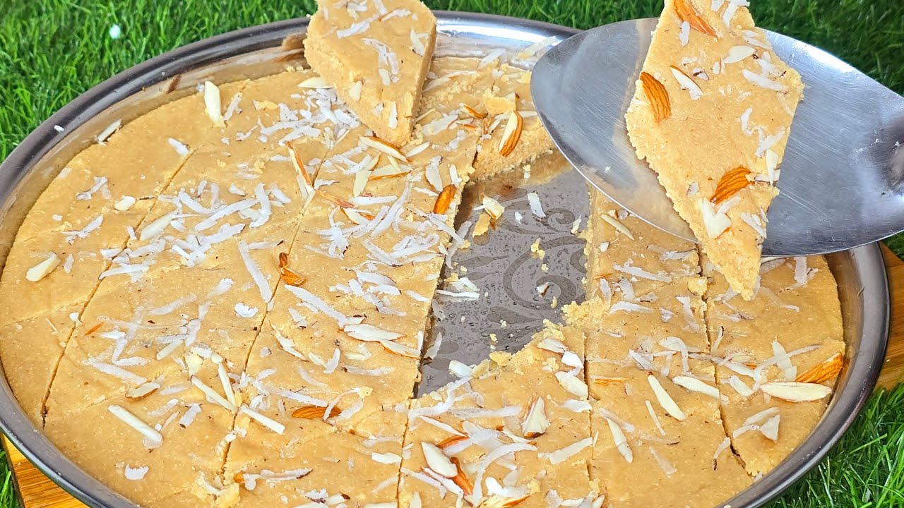 2 चम्मच घी से बनाएं सूजी  की बर्फी बीना मावा बीना दूध shab e barat special