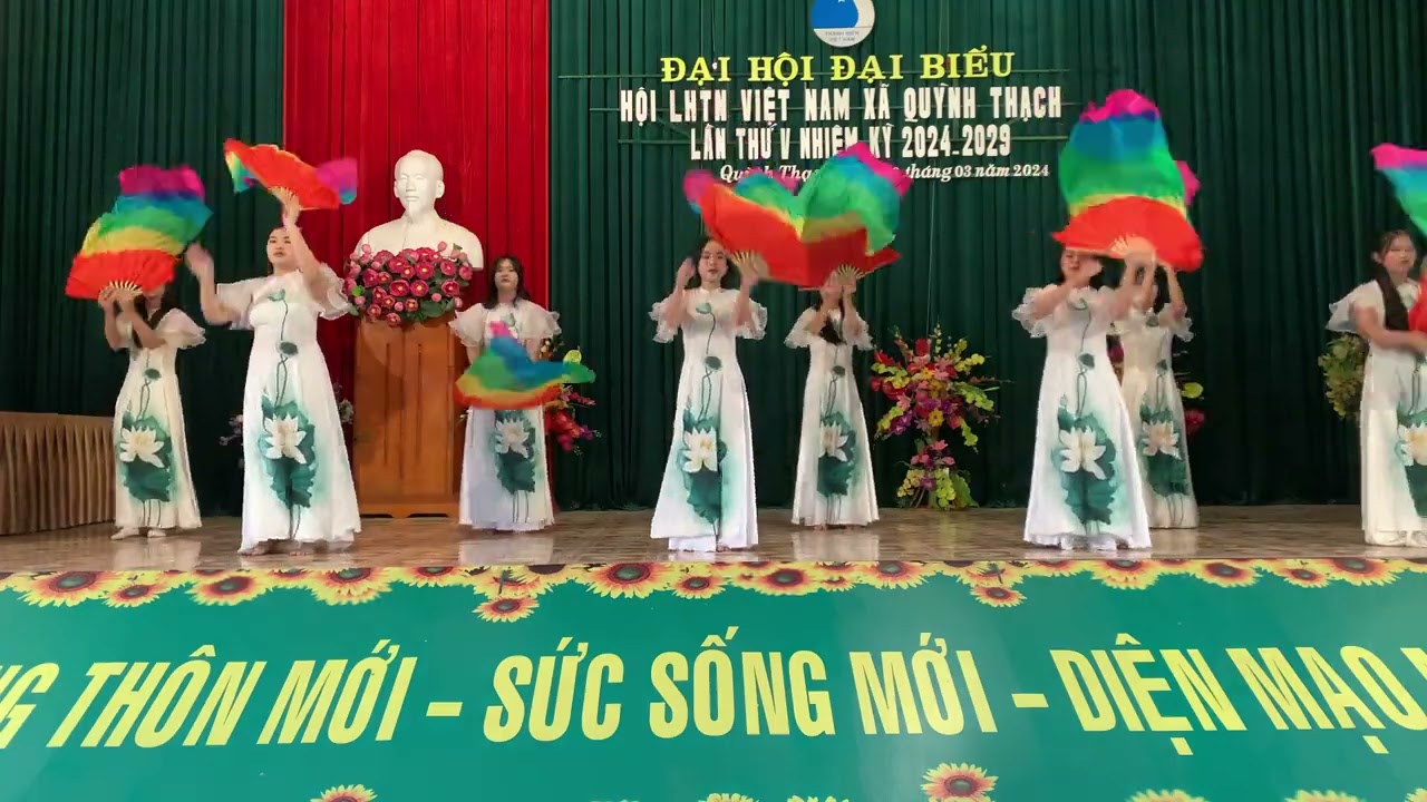 Quá nghệ thuật: Múa - Một vòng Việt Nam (Chi hội 10, xã Quỳnh Thạch)