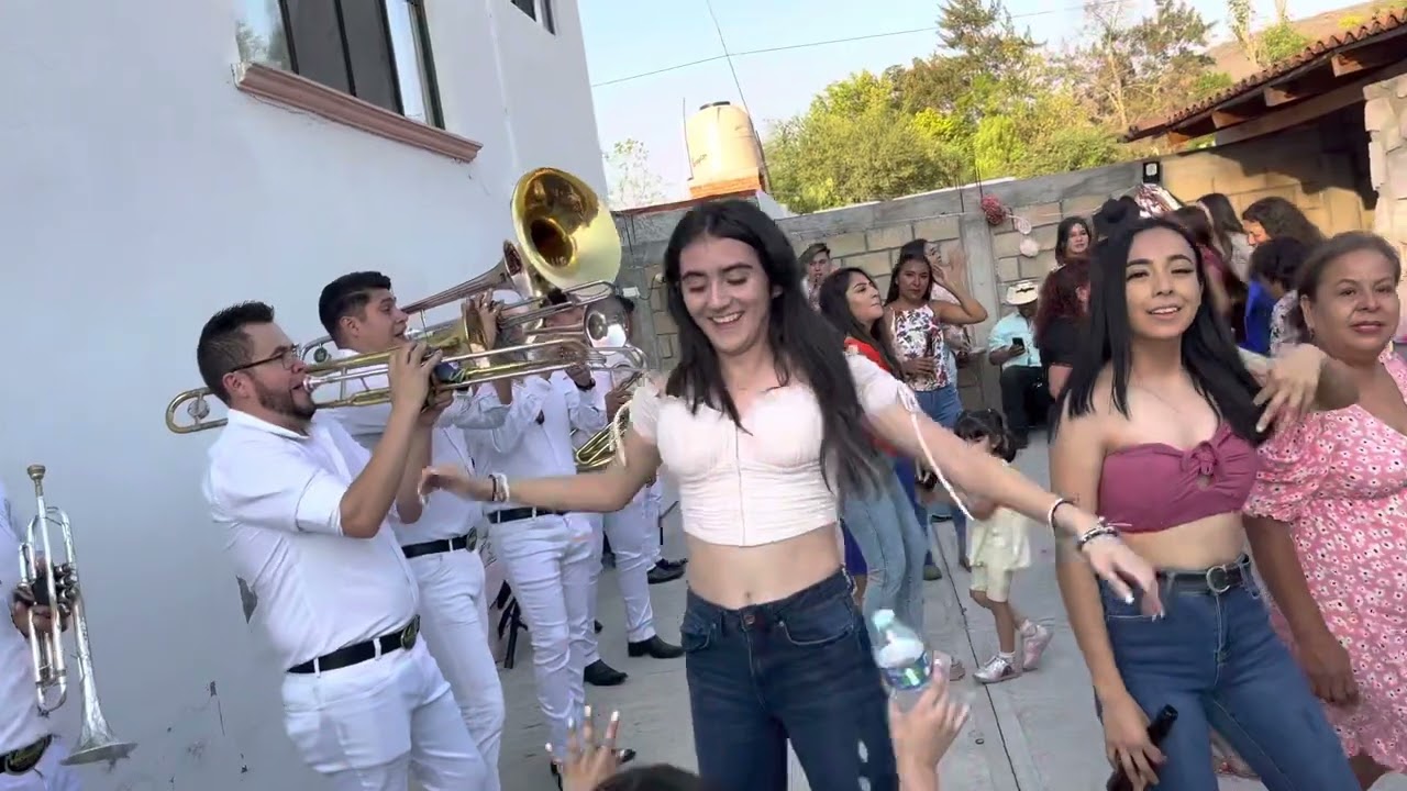 Bailando el tlacololero con la Banda Monarca