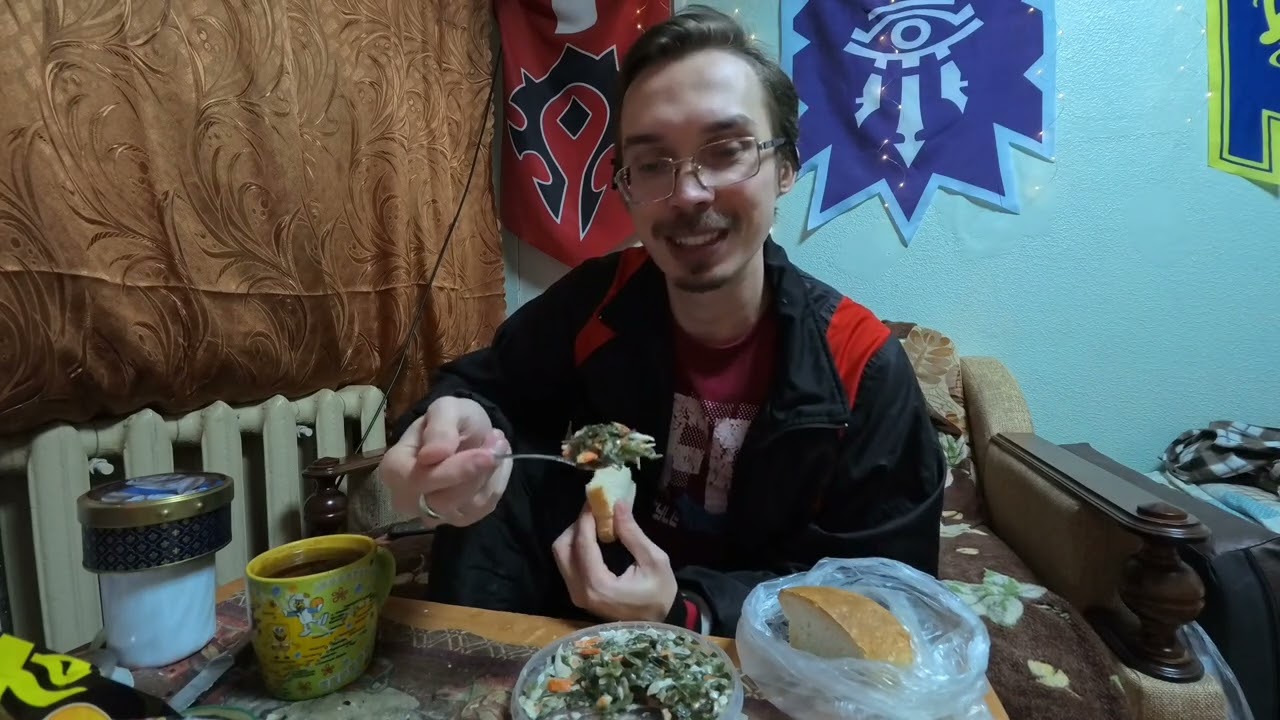 ОБЕД ИЗ ВОДОРОСЛЕЙ. ДЕГУСТАЦИЯ САЛАТИКА С КАЛЬМАРОМ. РЕЦЕПТ КВАСА. (ЖИЗНЬ НА СЕВЕРЕ)