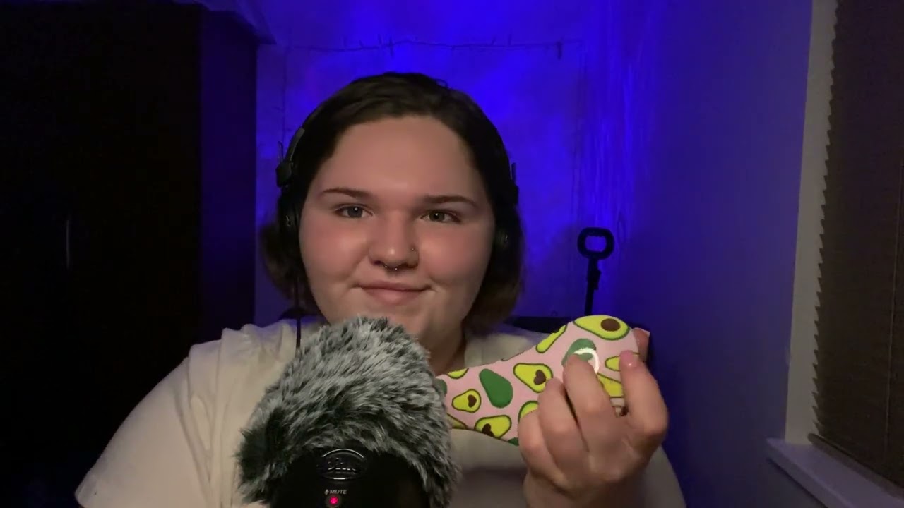 ASMR - Avocado Brush (Tapping, Rubbing, and Mic Brushing)