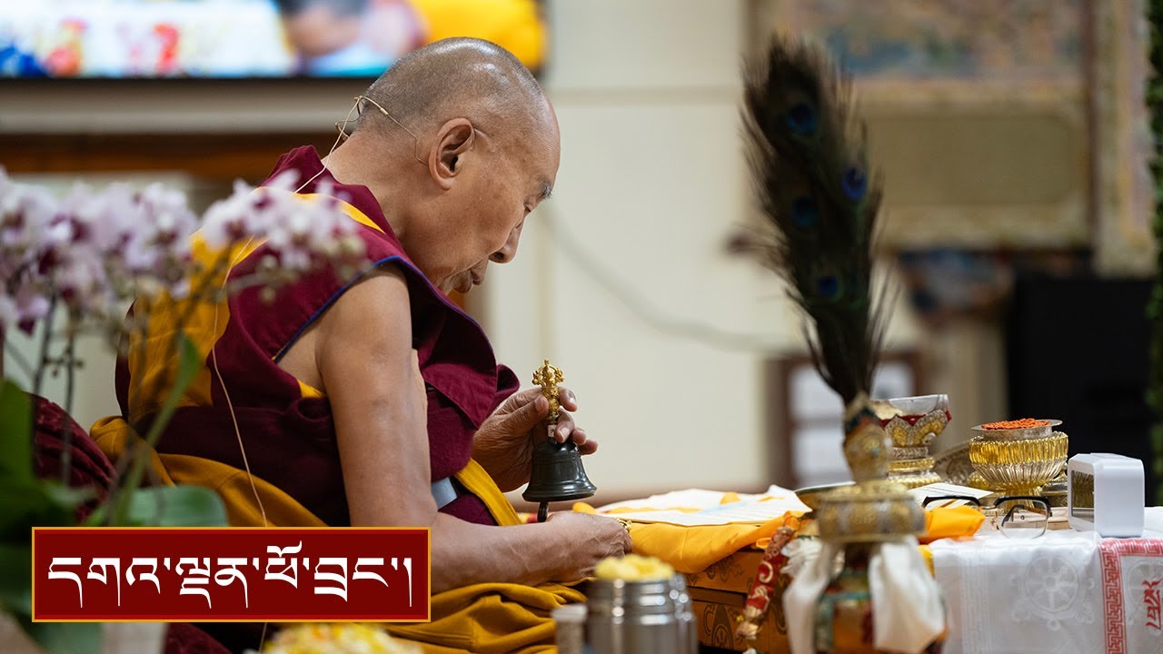 མགོན་པོ་ལྷ་བཞི་དྲིལ་སྒྲུབ་ཀྱི་རྗེས་གནང་དང་། ་མགོན་པོའི་བསྟོད་པ་མྱུར་མཛད་མའི་ལྗགས་ལུང་སྩལ་བ།