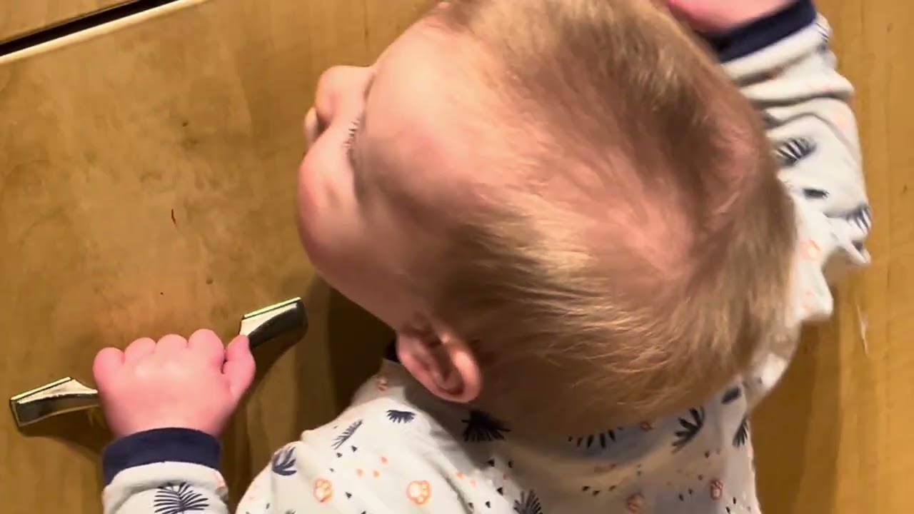 Oliver, Crawling and Standing 