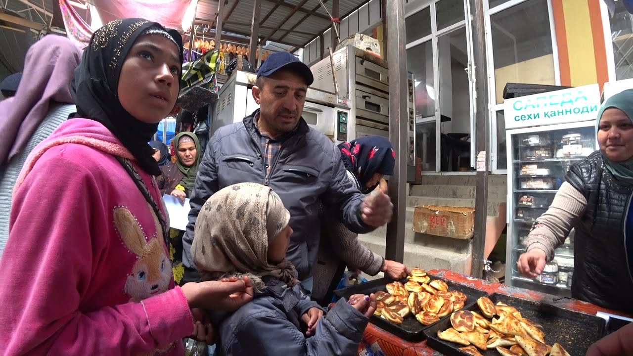 Dentro del mercado en la frontera de Afganistán con Tayikistán 🇹🇯