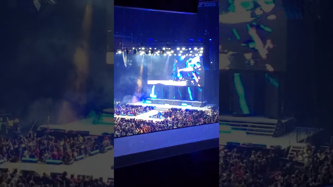 RICK ASTLEY NEVER GONNA GIVE YOU UP. PRUDENTIAL CENTER NEWARK NJ J.PETRECCA VIDEO