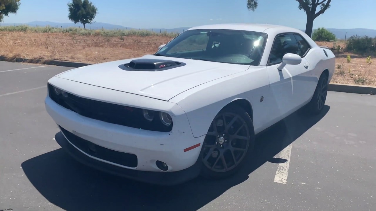 Обзор Dodge Challenger Scat Pack Shaker, тур, вождение и ускорения!