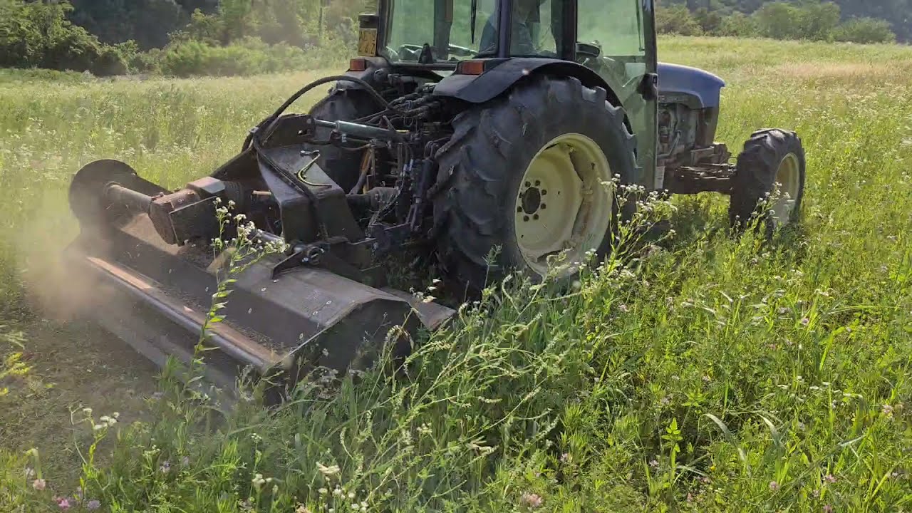 AGRIPIÙ & PALLADINO: TRINCIASARMENTI TSG + NEW HOLLAND TN 95F