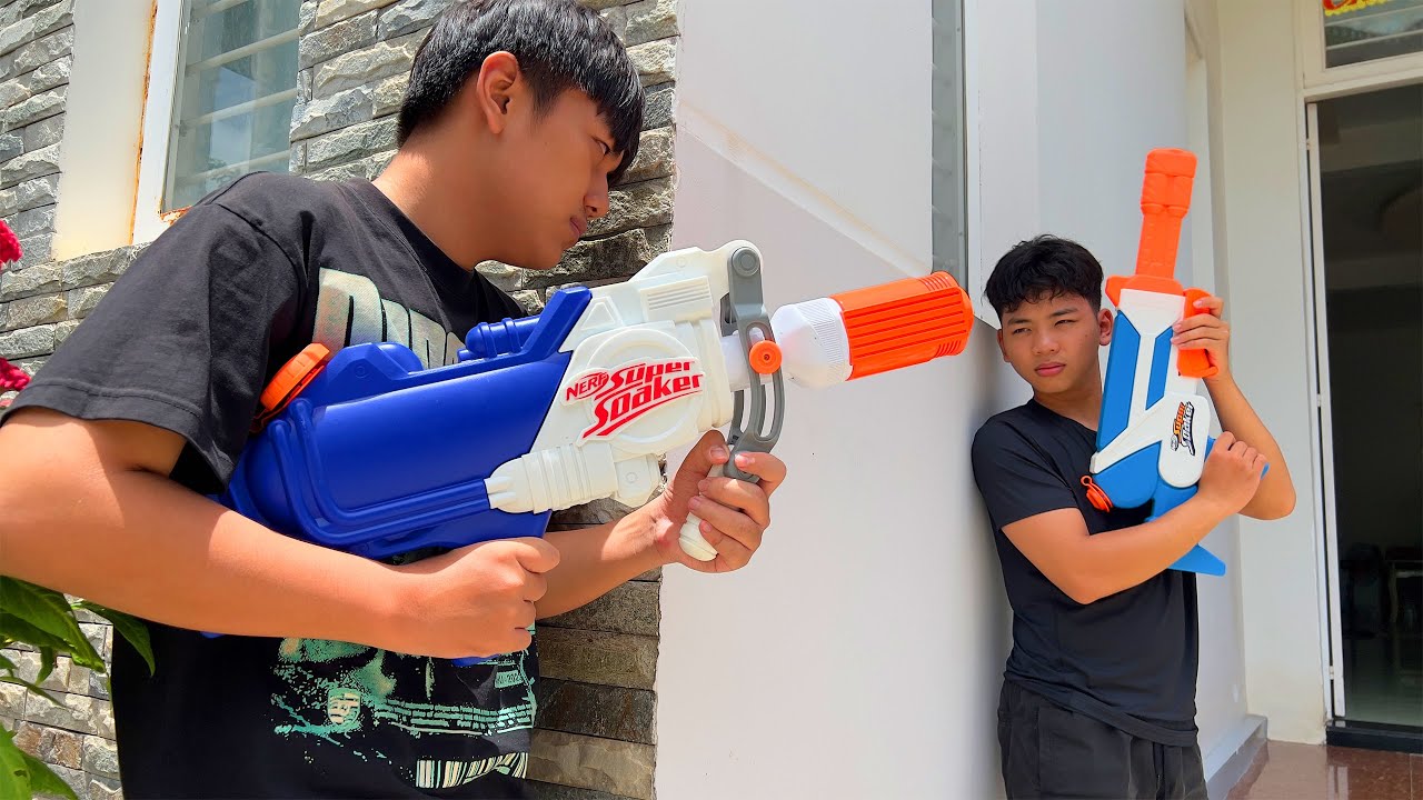 NERF SUPER SOAKER BATTLE - Ku Nhan NERF Comedy Video