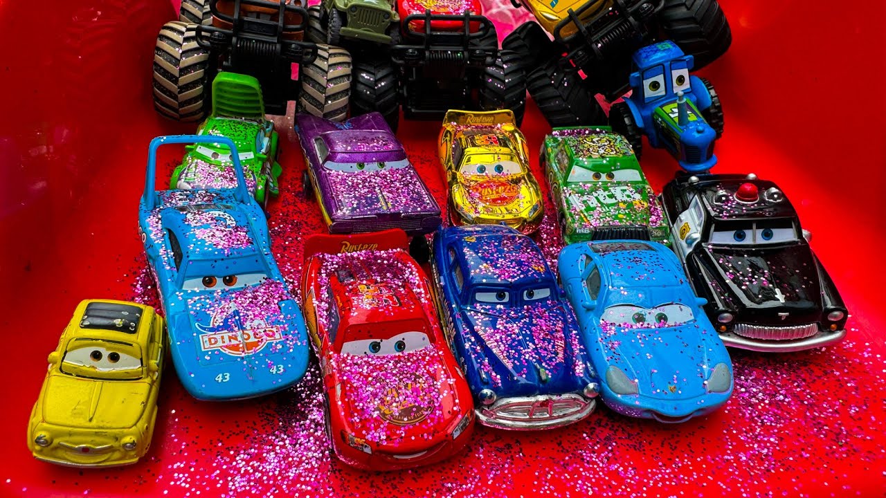 Pixar's: Cars On The Road | Clean up muddy minicars & disney car convoys! Play in the garden Part 3