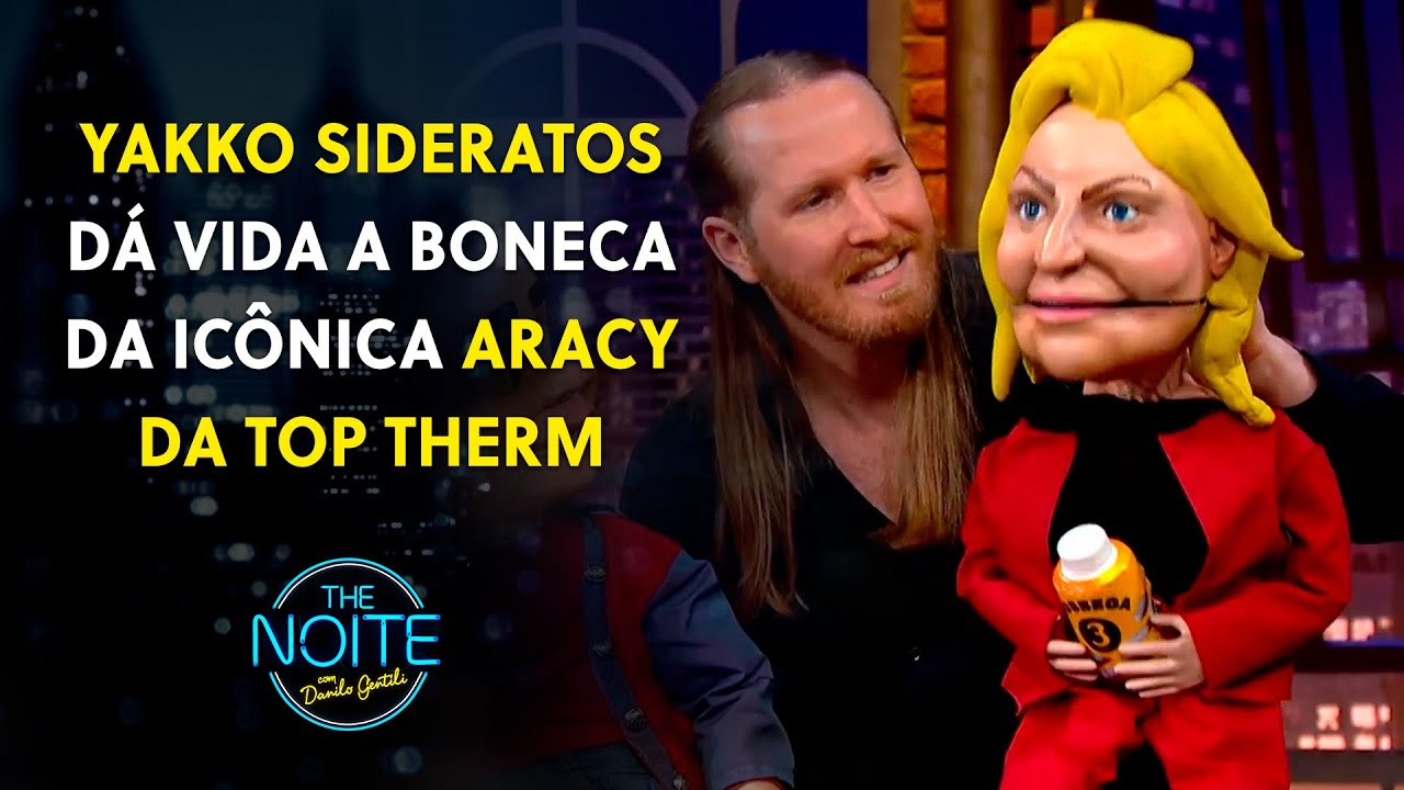 Boneca da Aracy da Top Therm ganha vida no palco do The Noite | The Noite (20/04/23)