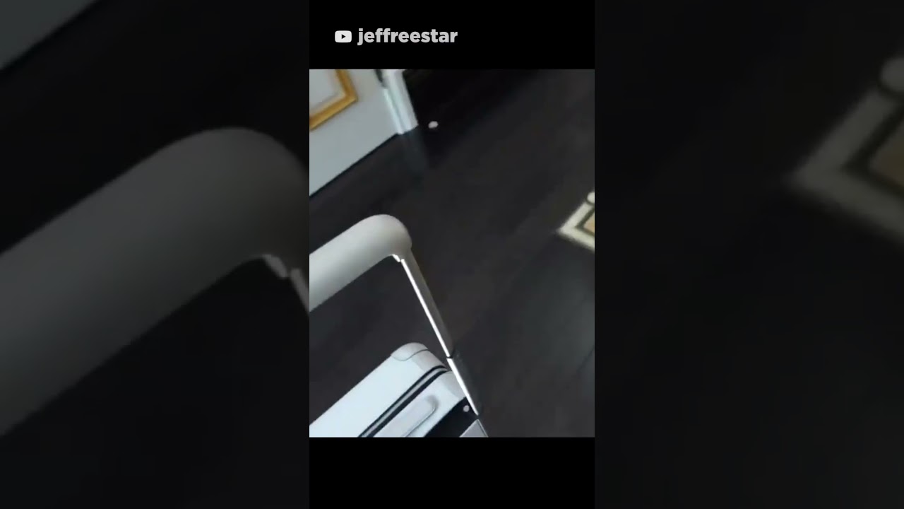 Джеффри Стар купил 500 акров земли в Вайоминге, чтобы разводить и разделывать яков. Серьёзно. 