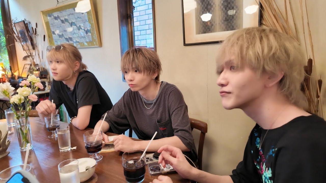 猫がたくさんの喫茶店で