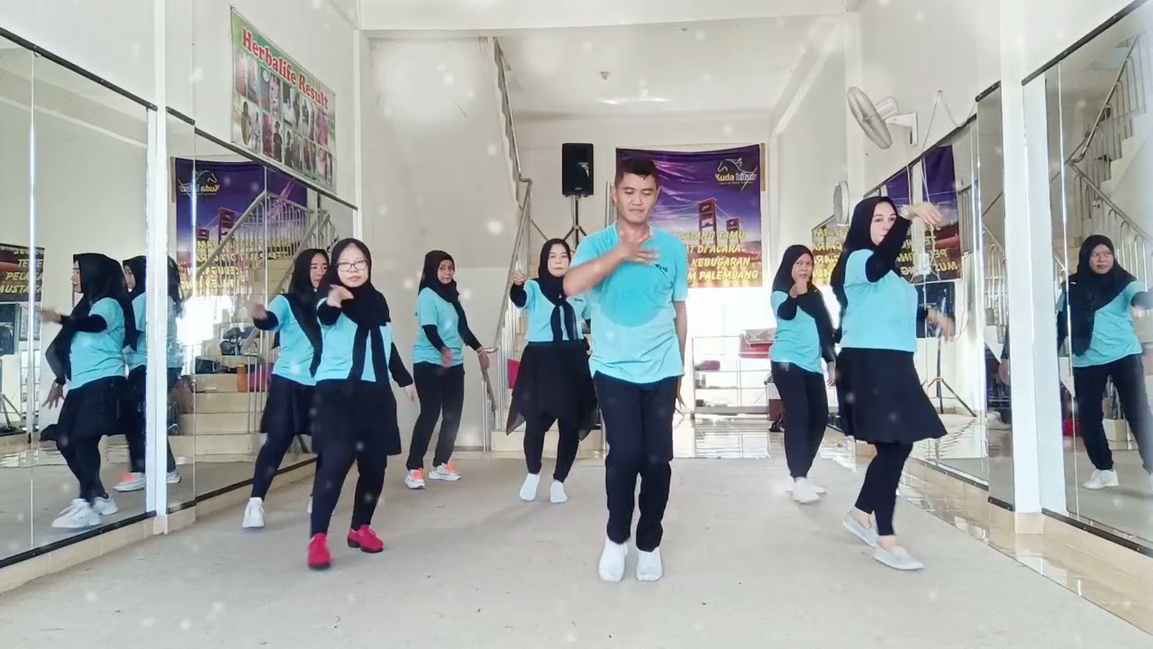 Snowman Line Dance / Choreo by Wandy Hidayat & Hotma Purba / Demo by Sanggar Cantiq Palembang