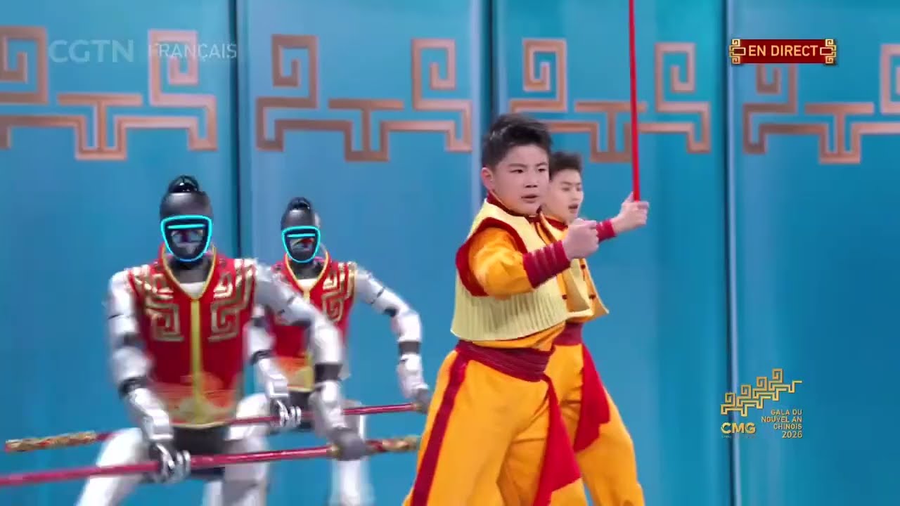 Prestation de Robots en arts martiaux lors du Grand Gala du Nouvel An chinois 2026
