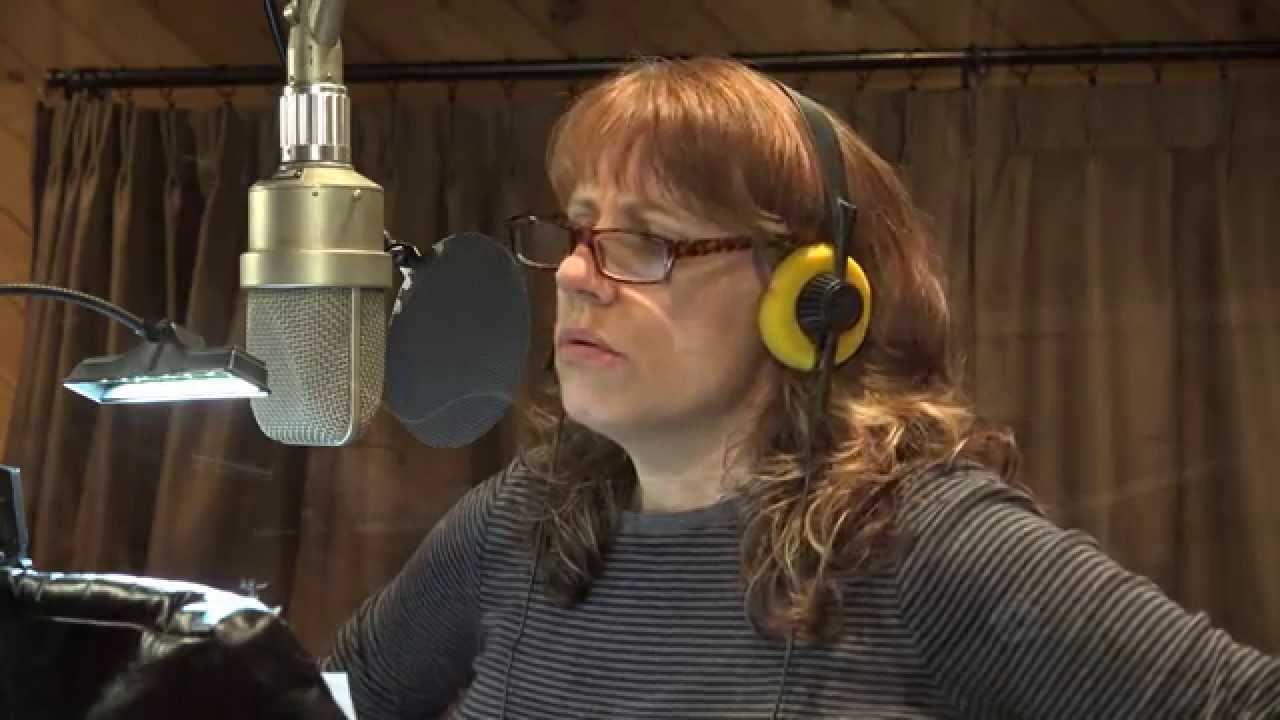 Chicago jazz singer Elaine Dame singing 