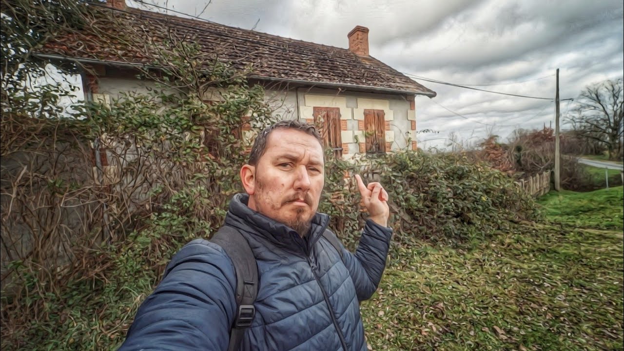 Cette maison s'ouvre sur un autre TEMPS... URBEX.INEDIT.#urbex #abandonnée #exploration #decay