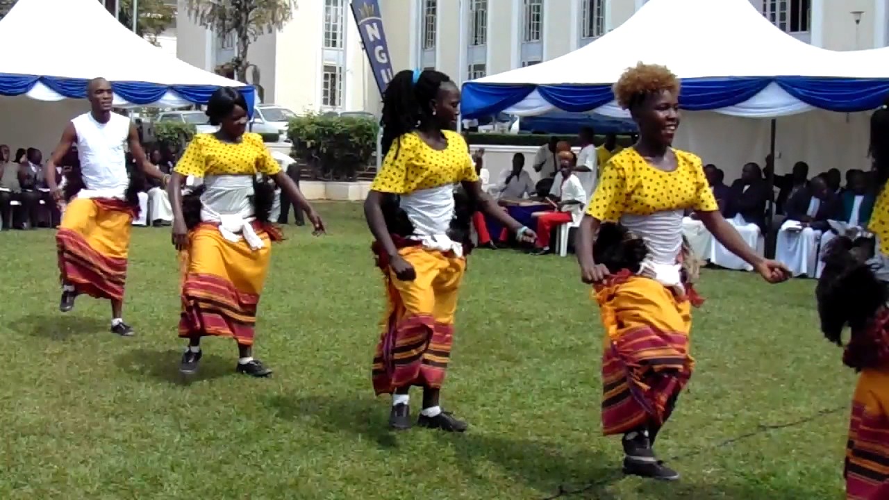 kiganda dance bulange mengo Tusitukirewamu dance group