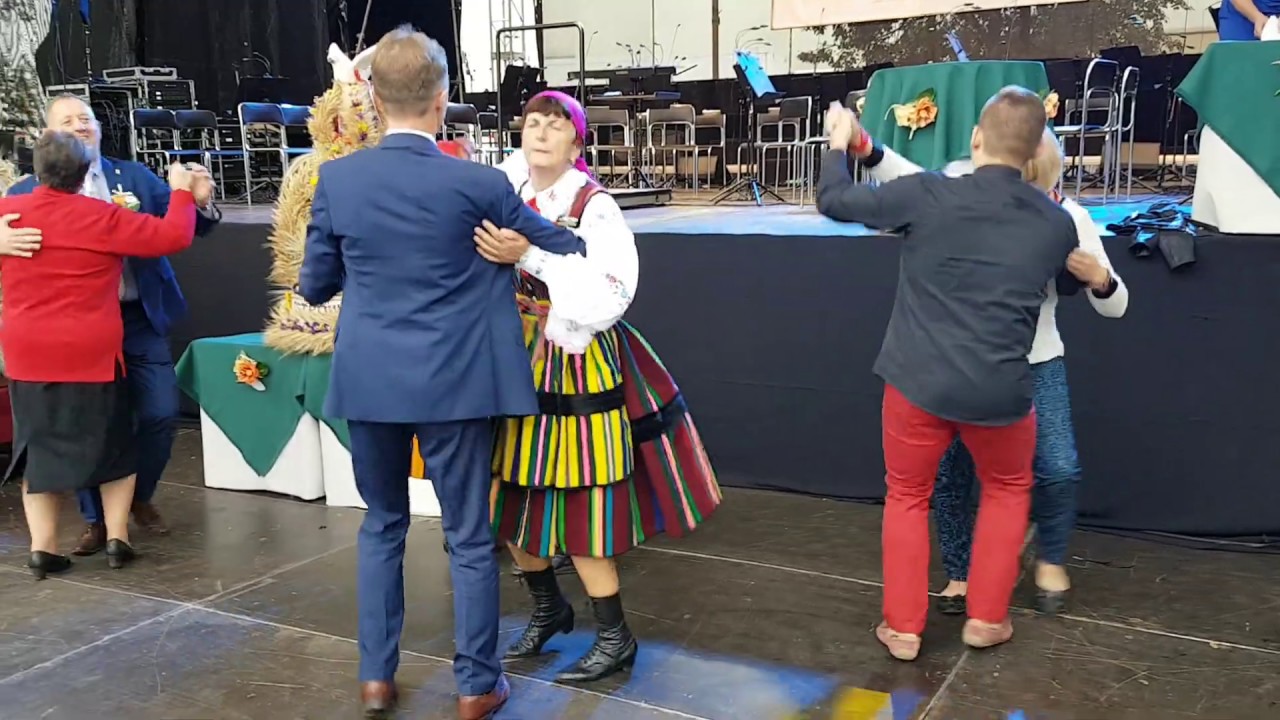 W opoczyńskim nawet ksiądz tańczy oberka - Dożynki Opoczyńskie 2019.