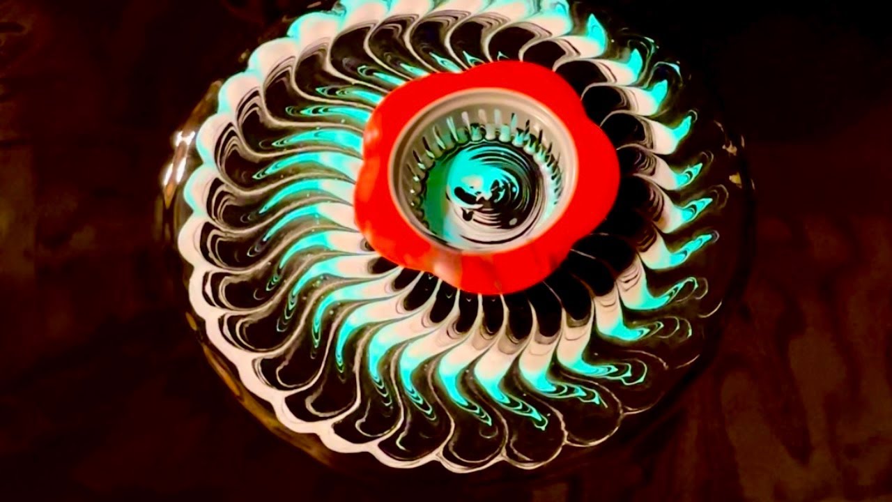 'Welcome to the Twilight Zone' Mesmerizing and ELECTRIC nautilus pour! Fluid art tutorial