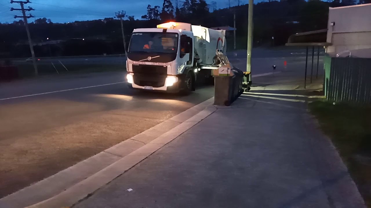 New Volvo starting on foulton Street + 71064