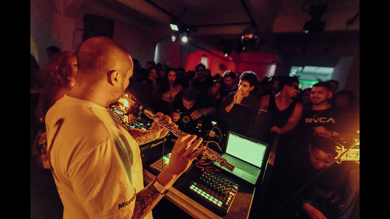 L CIO (LIVE) @ CARLOS CAPSLOCK NO ED. MARTINELLI