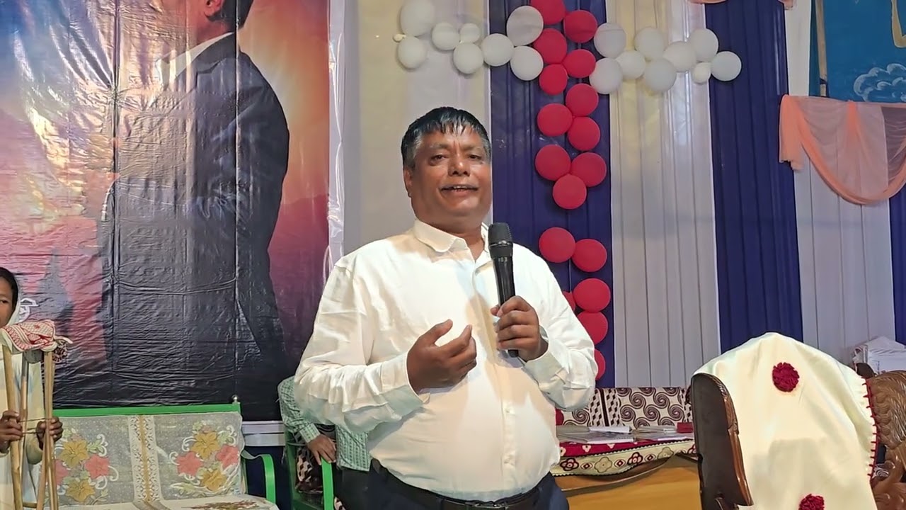 আমি হে প্ৰকৃততে চুন্নৎ হোৱা লোক৷ আমি ঈশ্বৰৰ আত্মাৰে আৰাধনা কৰোঁ আৰু খ্ৰীষ্ট যীচুত গৌৰৱ কৰোঁ আৰু মাং