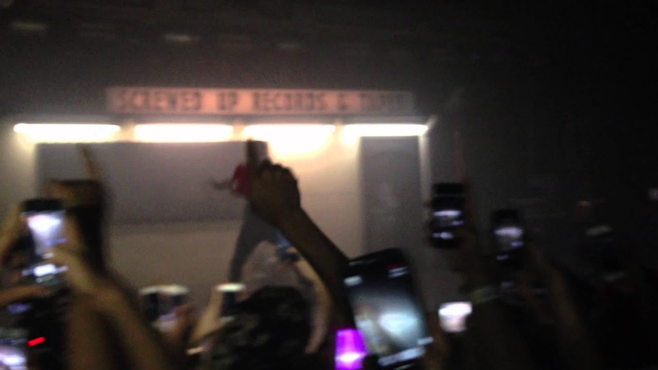 Entrance : Draft Day / We Made It - Drake Warehouse Live - HAW 2014
