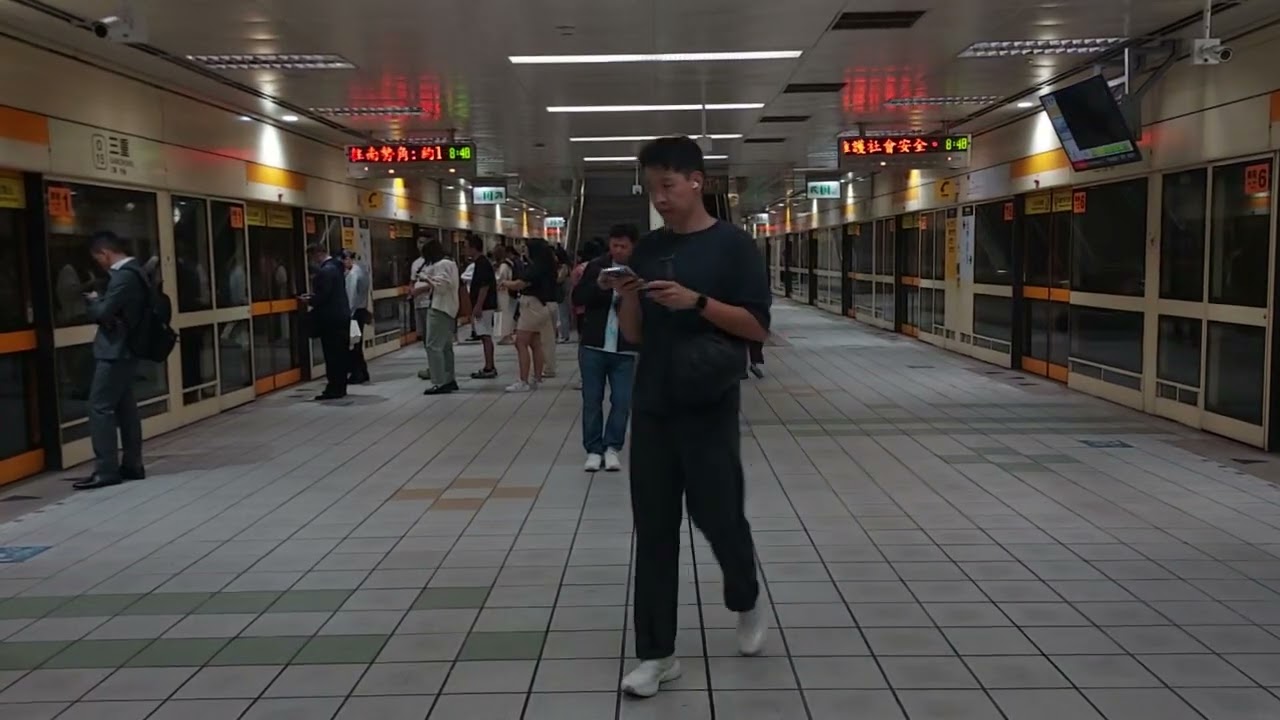 台北捷運 中和新蘆線 三重站 上班尖峰時刻人潮 [O15]