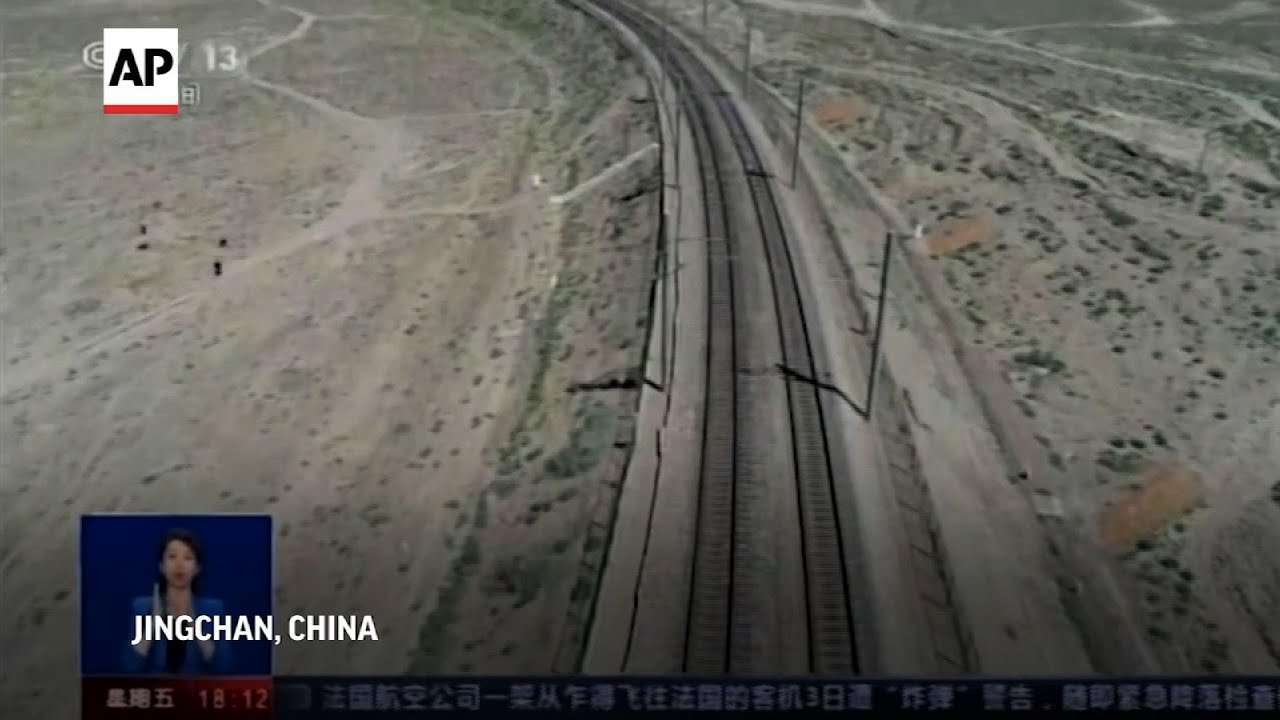 Tren atropella a a nueve trabajadores de construcción en una vía en el noroeste de China