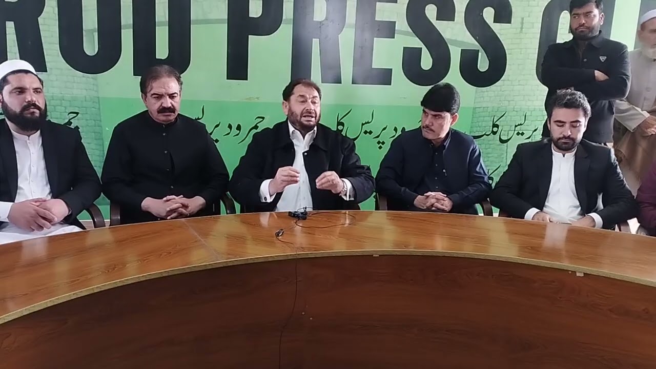 جمرود۔ایم این اےاقبال آفریدی جمرودمیں میڈیاسےگفتگو۔یکم فروری بروزاتوارجمرودمیں قومی جرگہ کااعلان۔