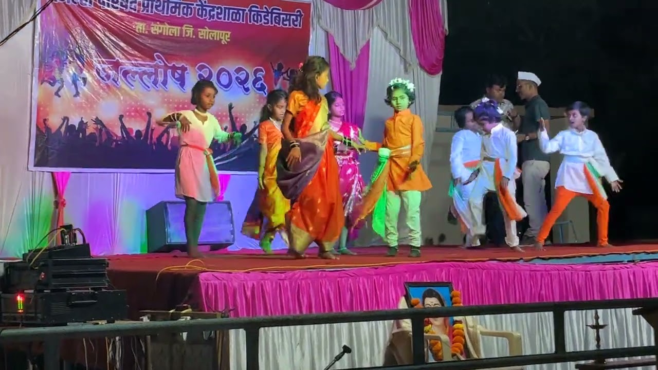 JIs Desh Mein Ganga Rahata Hai Dance