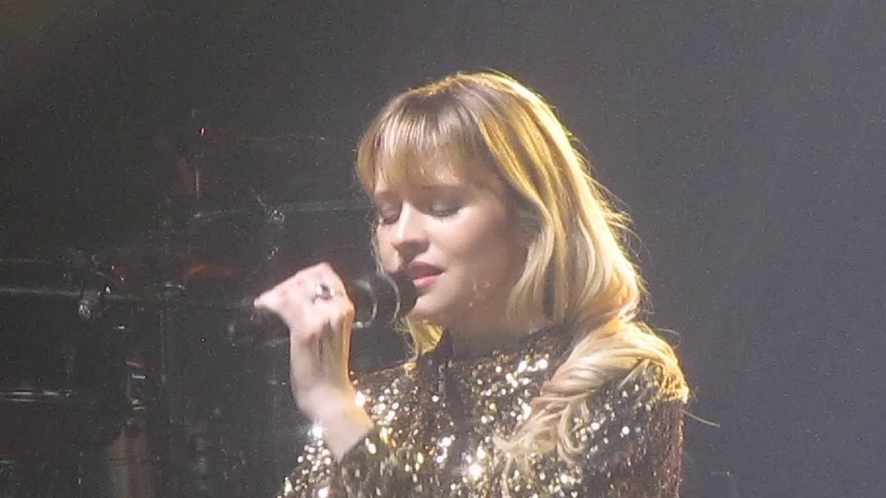 angèle : silence/j'ai vu/silence [21.01.2020] bruxelles, palais 12