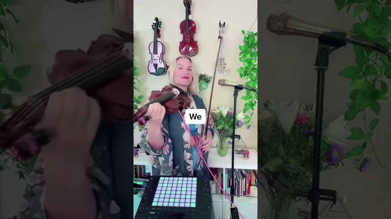 Improv live loop jam! (One take ?) What else can you hear on top? #musictok #musicproduction #sound