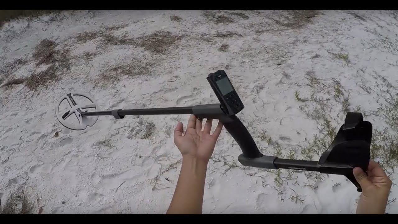 Metal Detecting - XP Deus at the Beach