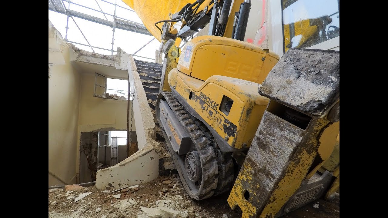 Brokk démolition escalier + ITV