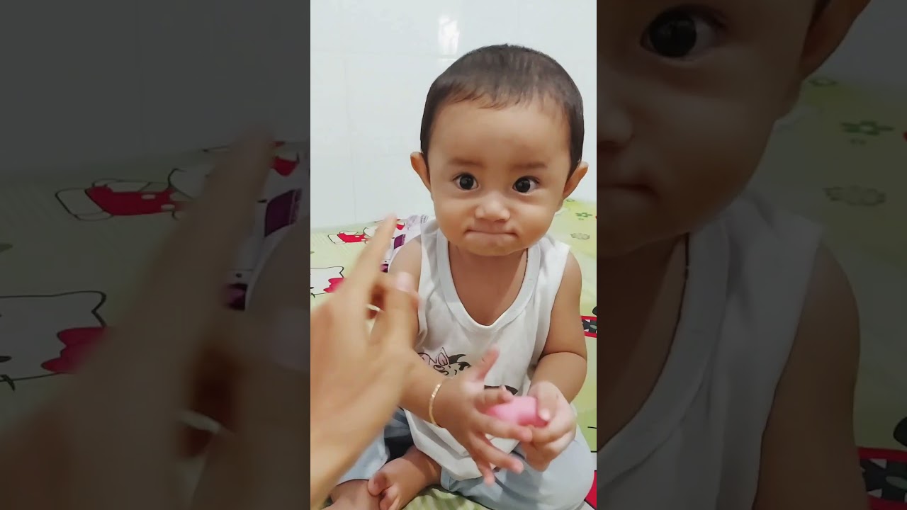Những chiếc clip cười tươi của Bo si&ecirc;u nh&acirc;n