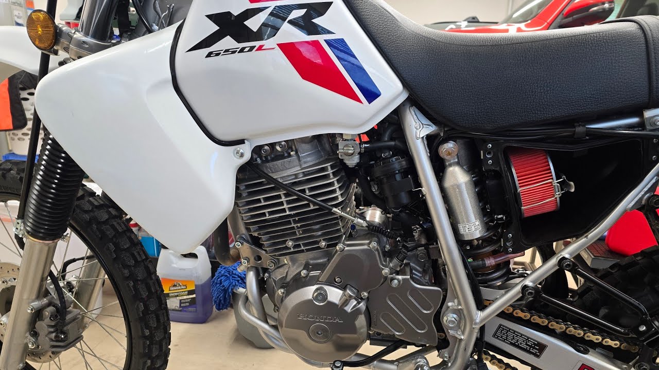 Honda XR 650 L / Установка комплекта для удаления воздушного насоса и заглушки системы выпуска от...