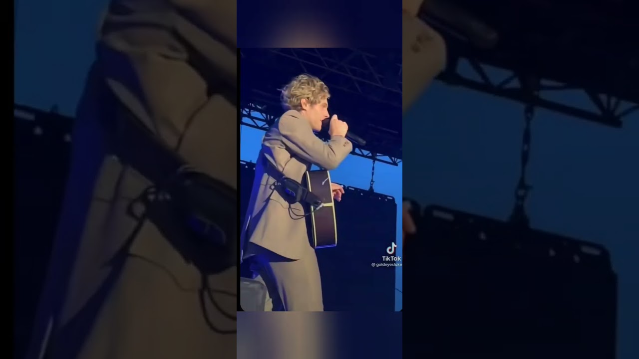5 seconds of summer live moments 🫶