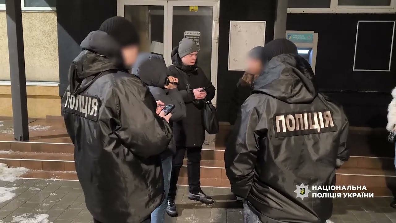 У Чернівцях поліцейські оперативно затримали шахрайку