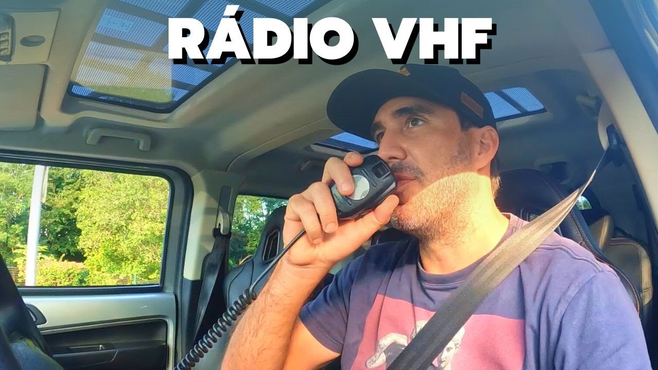 Qual distância o rádio VHF funciona com um rádio portátil?