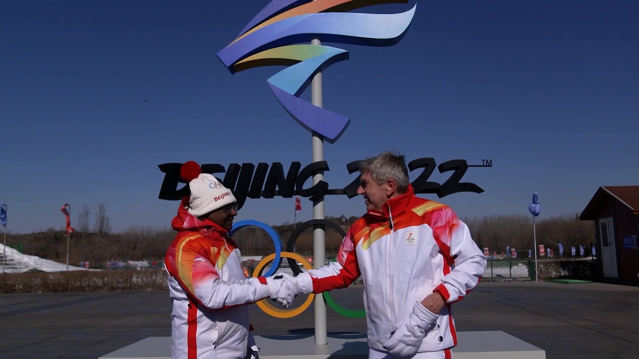 IOC President Thomas Bach and UNPGA Abdulla Shahid take part in Olympic Torch Relay