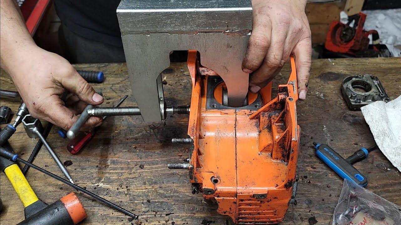 How to split a chainsaw crankcase. Husqvarna 394xp build!!!
