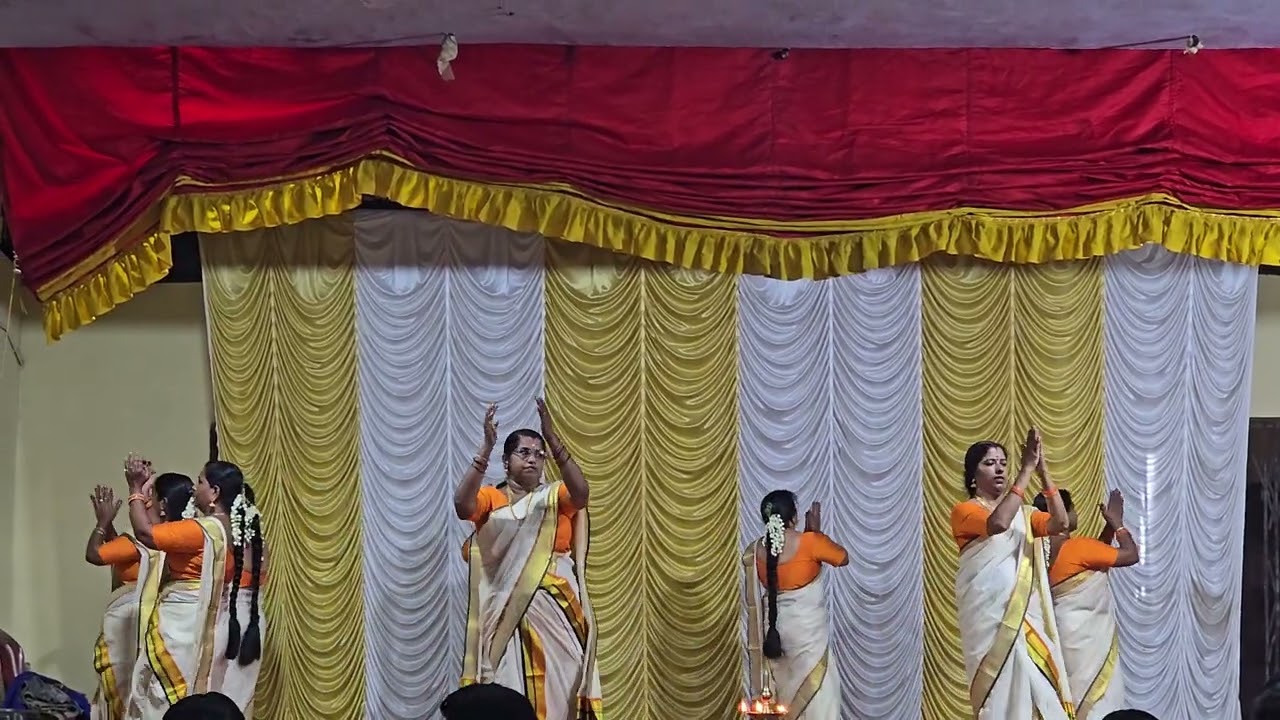 തൃക്കാവിയൂരപ്പന്റെ കോടിയേറ്റിന് ഞങ്ങളുടെ തിരുവാതിര | Shivapriya Thiruvathira Kaviyoor.
