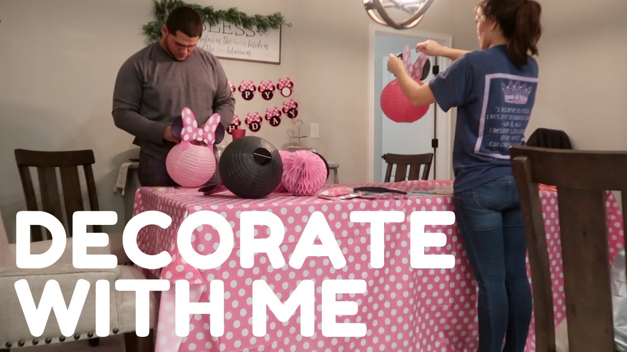Minnie Mouse Party Decorating | Decorate with me
