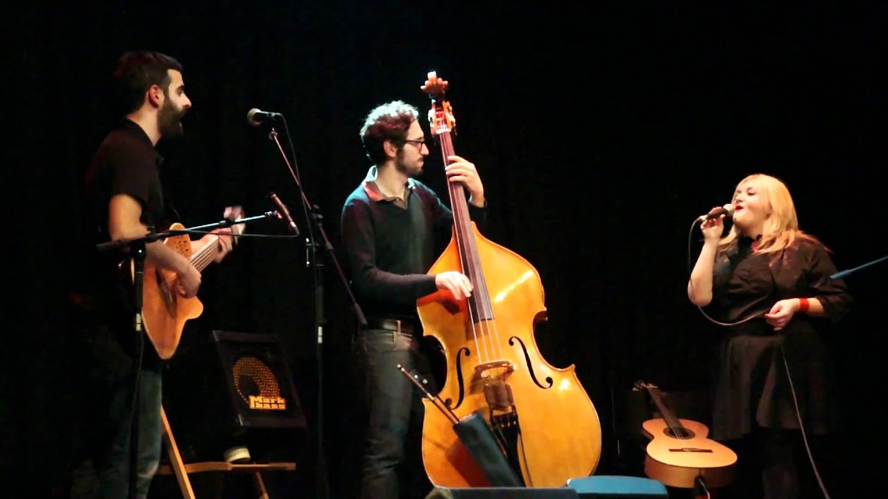 Mira cómo tiemblo - Elena Bugedo, Fede Comín y Alfonso Alcalá
