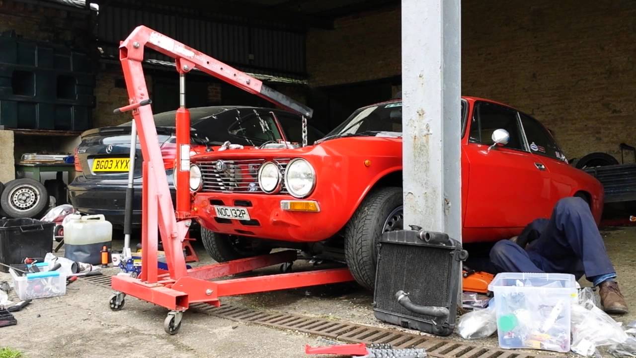 Alfa 105 engine removal attempt 1(1)