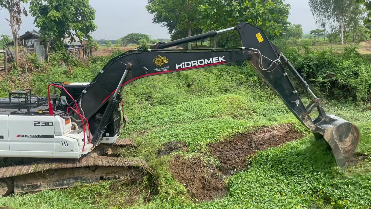 จัดเต็มระบบขุดสระเก็บน้ำเก่า hidromek hmk230lc excavator and trucks EP.1