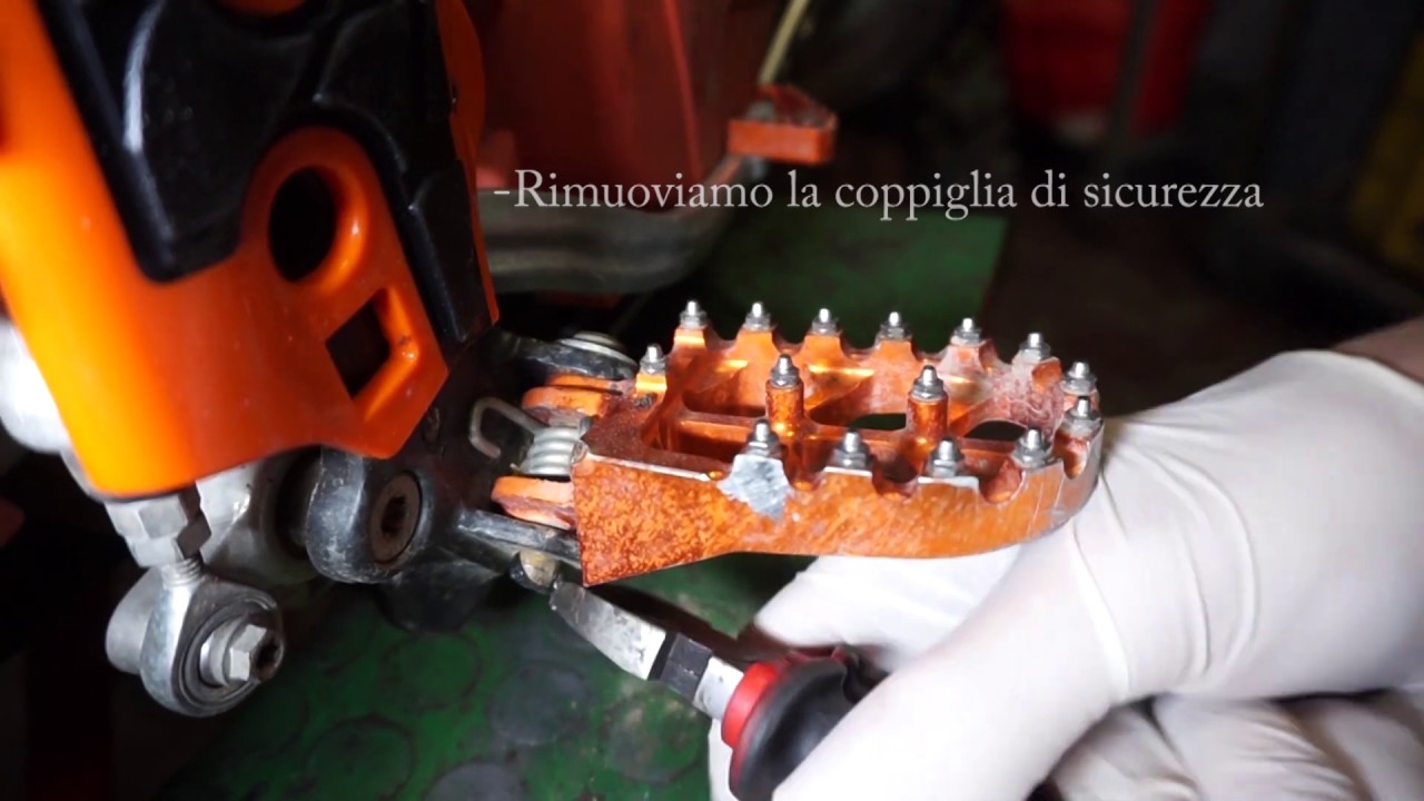 Sostituzione pedane KTM/Husqvarna trucchetto-KTM/Husqvarna trick footpeg change