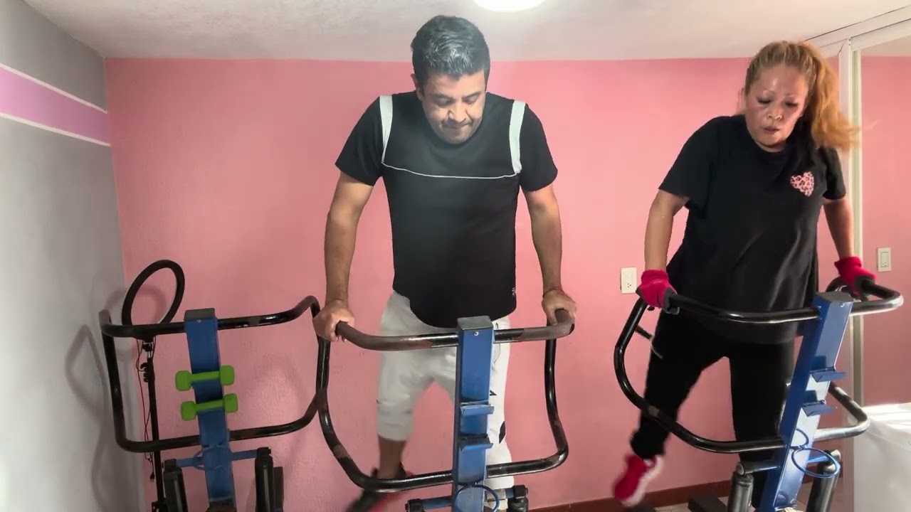 CLASE DE ESCALADORA!!!SUPER❤️EL EJERCICIO 🥵🥵🥵#escaladora #cardio 