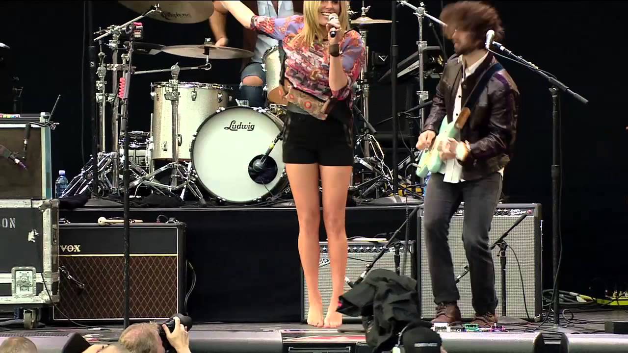 Grace Potter & The Nocturnals- Nothing But the Water and Medicine (Live at Farm Aid 2012)